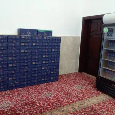 مشروع توزيع ٨٥٠ كرتون ماء لثلاجات المساجد والجوامع